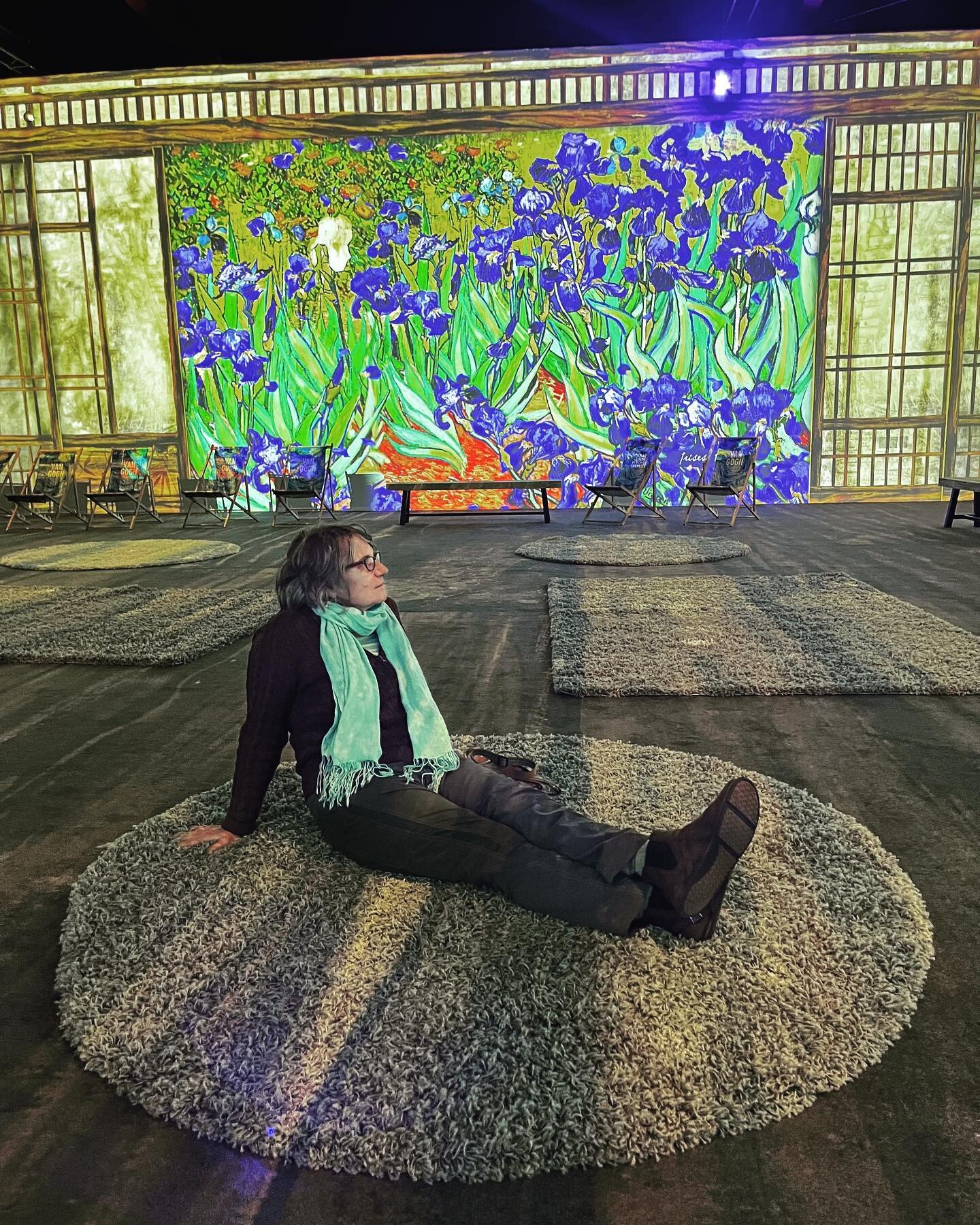 One of my favorite things about the Immersive Van Gogh exhibit that's going around was the #floorsitting opportunity in the Immersion Room. 
 I spotted those rugs right away and plunked myself down for comfortable viewing. We weren't the only people